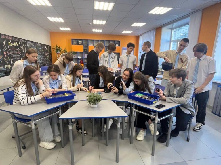 Вклад ученых-физиков в Победу исследовали ученики «Атомклассов».