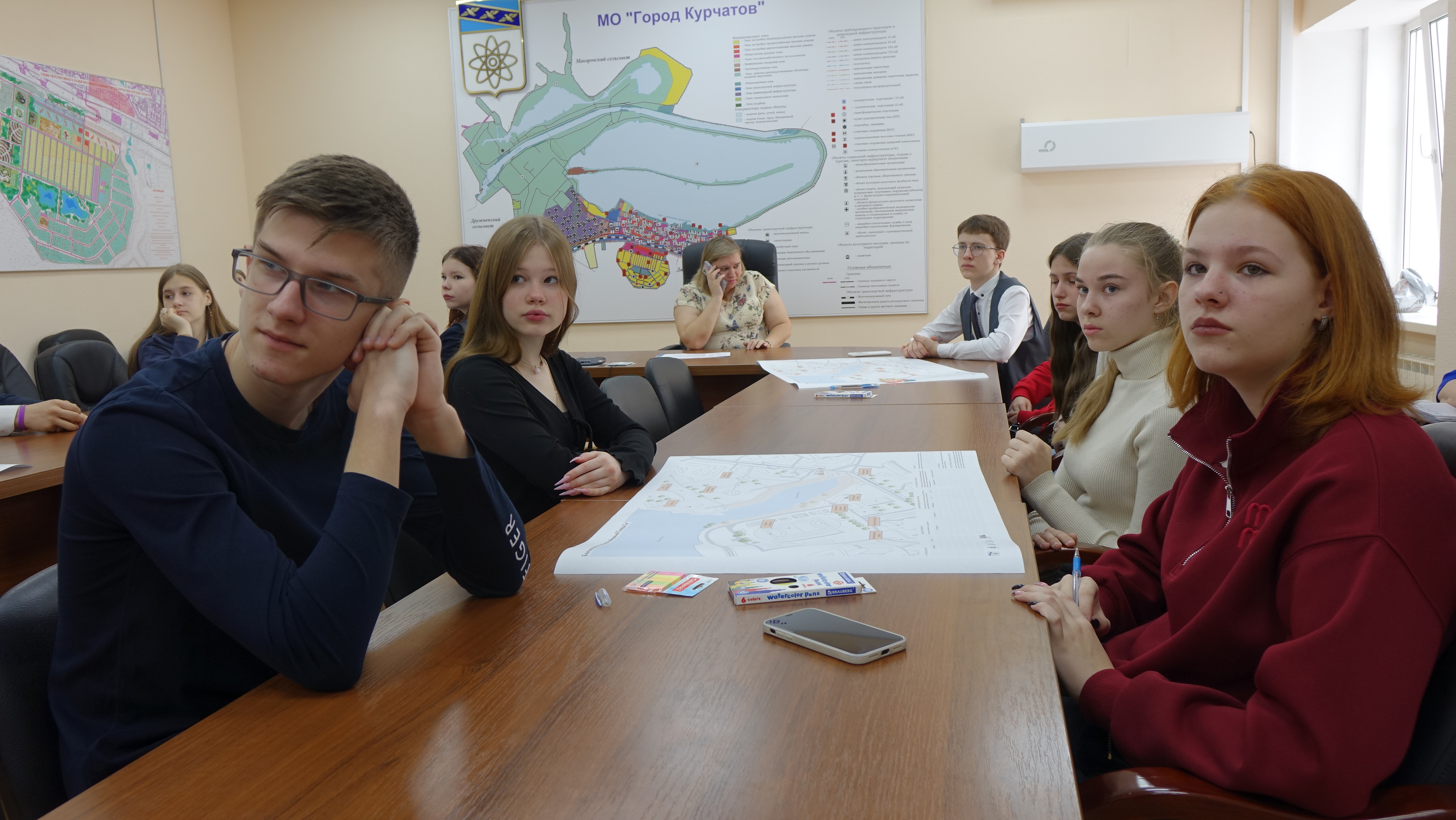 Какой быть городской набережной «Голубой лог»?.