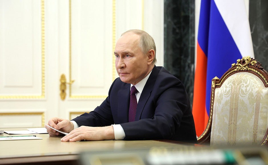 Путин поддержал создание платформы для цифровизации процессов госслужбы.