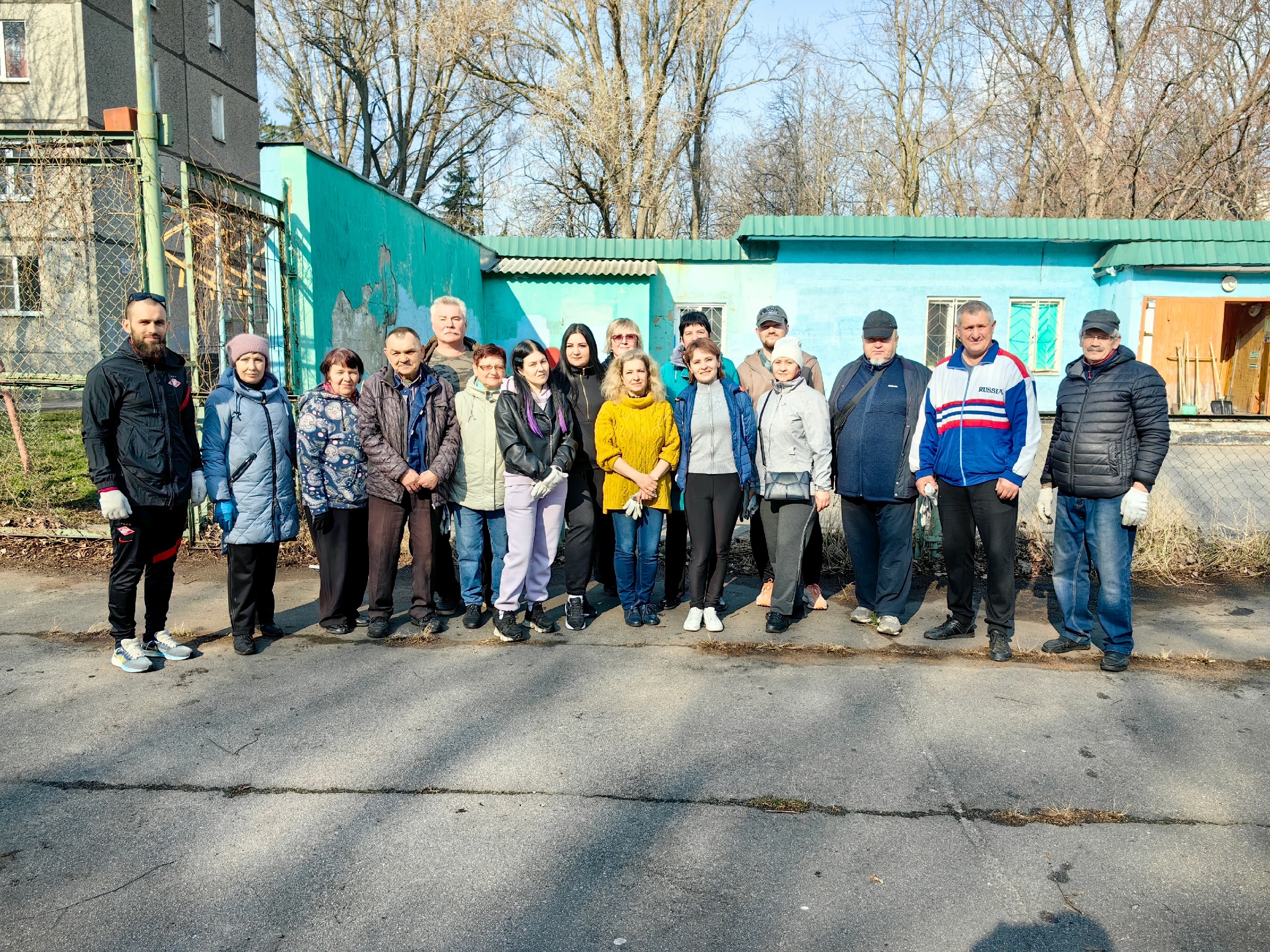 Спортивная школа города Курчатова: продолжает наводить порядок и читоту.