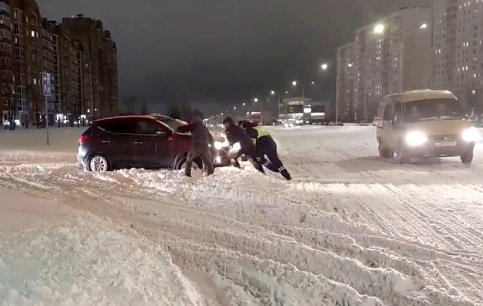 Госавтоинспекция  ориентирована на помощь гражданам и специальным службам.