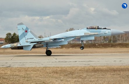 ОАК передала Минобороны России очередную партию новых многофункциональных истребителей Су-35С.