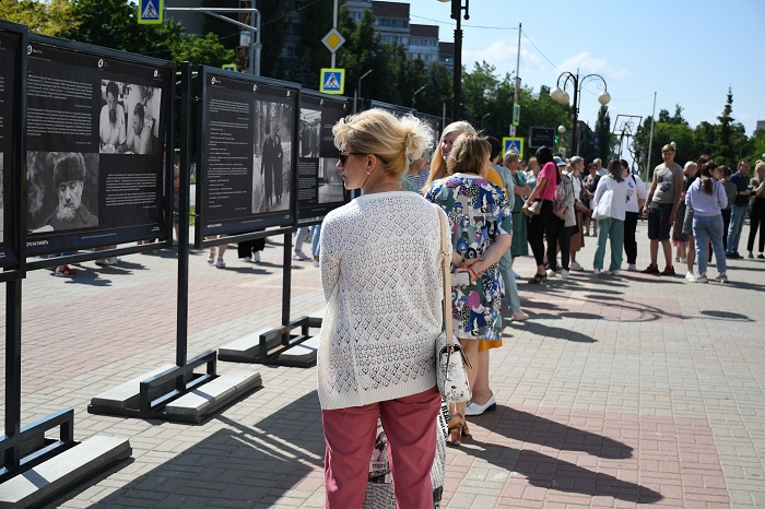 Открылась фотовыставка к 120-летию И.В. Курчатова.