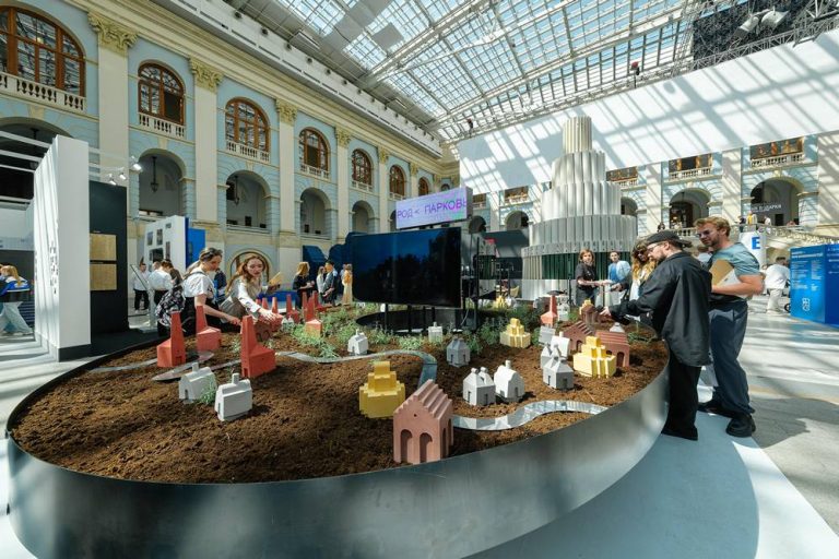 Архитекторы атомных городов посетили выставку-форум «Арх Москва» при поддержке Росатома.