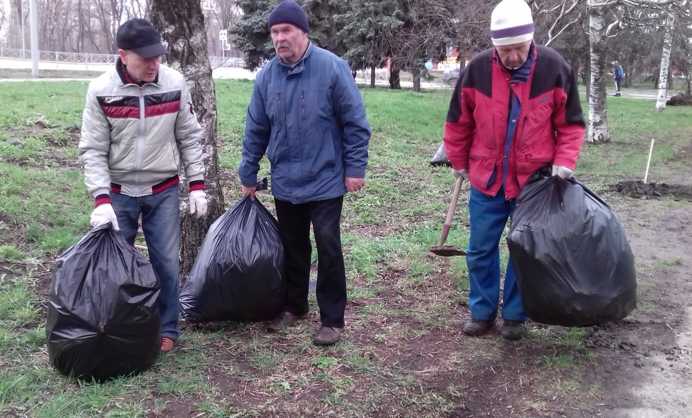 НЕ СДАВАТЬ СВОИХ ПОЗИЦИЙ.