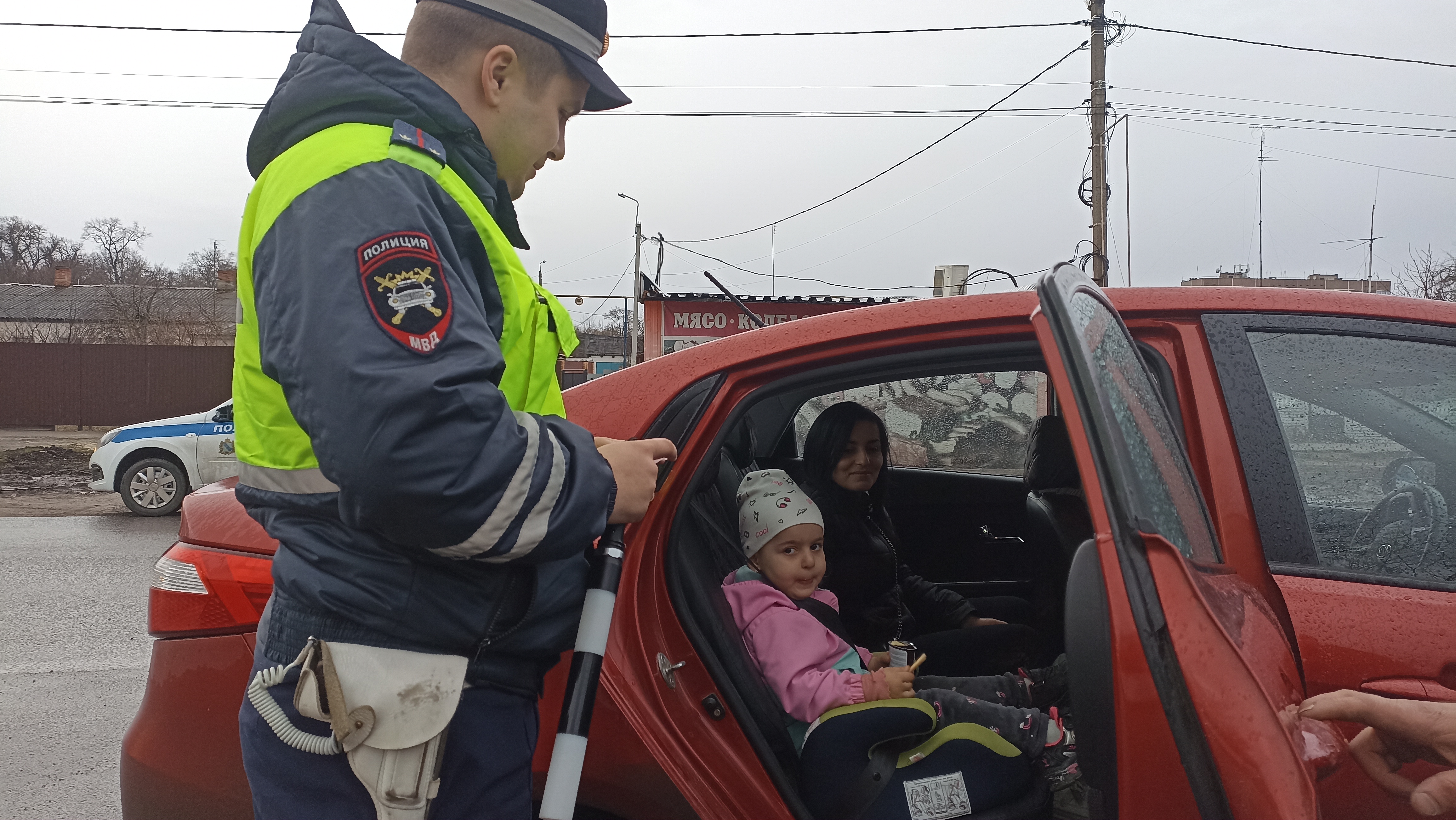 Курчатовские Госавтоинспекторы продолжают профилактическую работу по предупреждению ДТП с участием несовершеннолетних пассажиров.