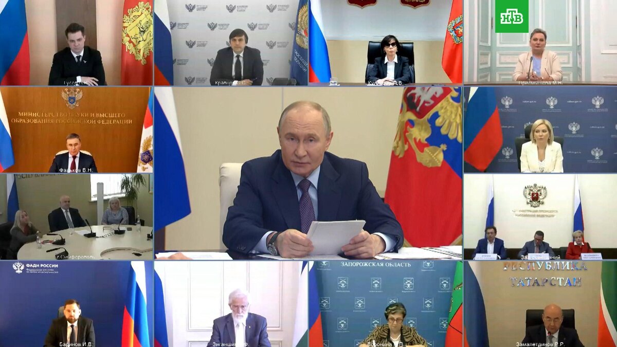 Путин предложил запустить с 2026 года программу &quot;Детская книжная карта&quot;.